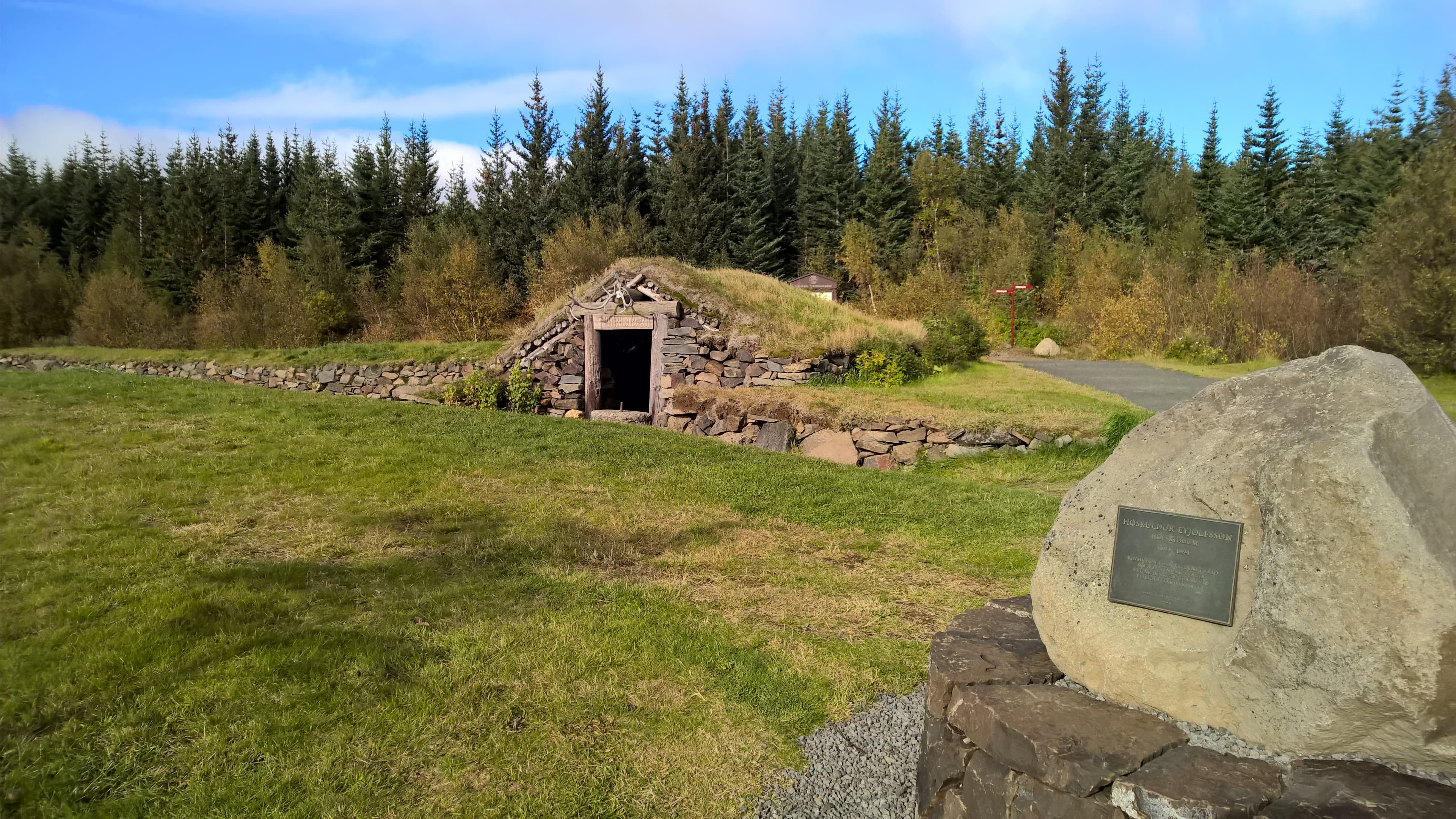 Borgarfjörður - Deildartunguhver, Reykholtskirkja & Langjökull